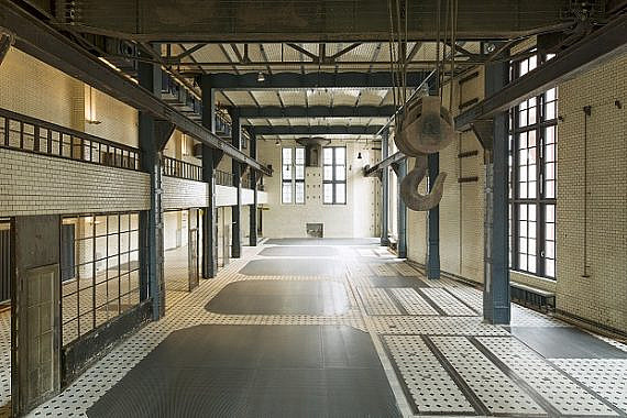 ewerk Berlin-Eventlocation-Industrie-industrial-Schaltwarte-Halle C-Blick Ost